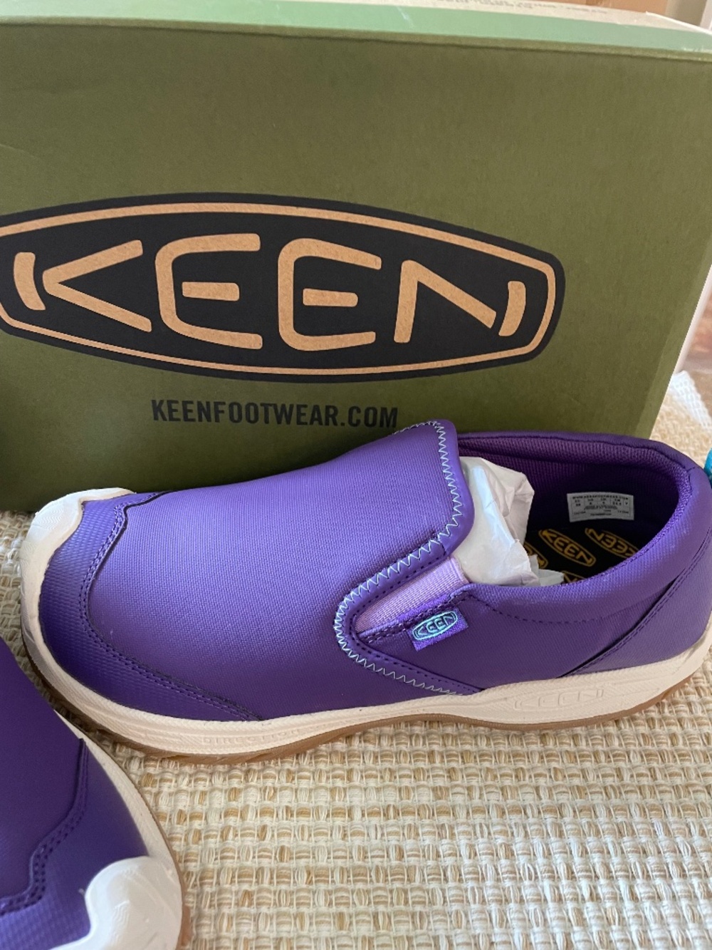 Keen Speed Hound slip-on sneaker sz. 6 PURPLE Big Kids New in Box